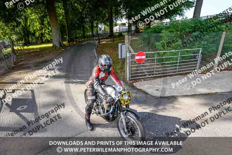 cadwell no limits trackday;cadwell park;cadwell park photographs;cadwell trackday photographs;enduro digital images;event digital images;eventdigitalimages;no limits trackdays;peter wileman photography;racing digital images;trackday digital images;trackday photos